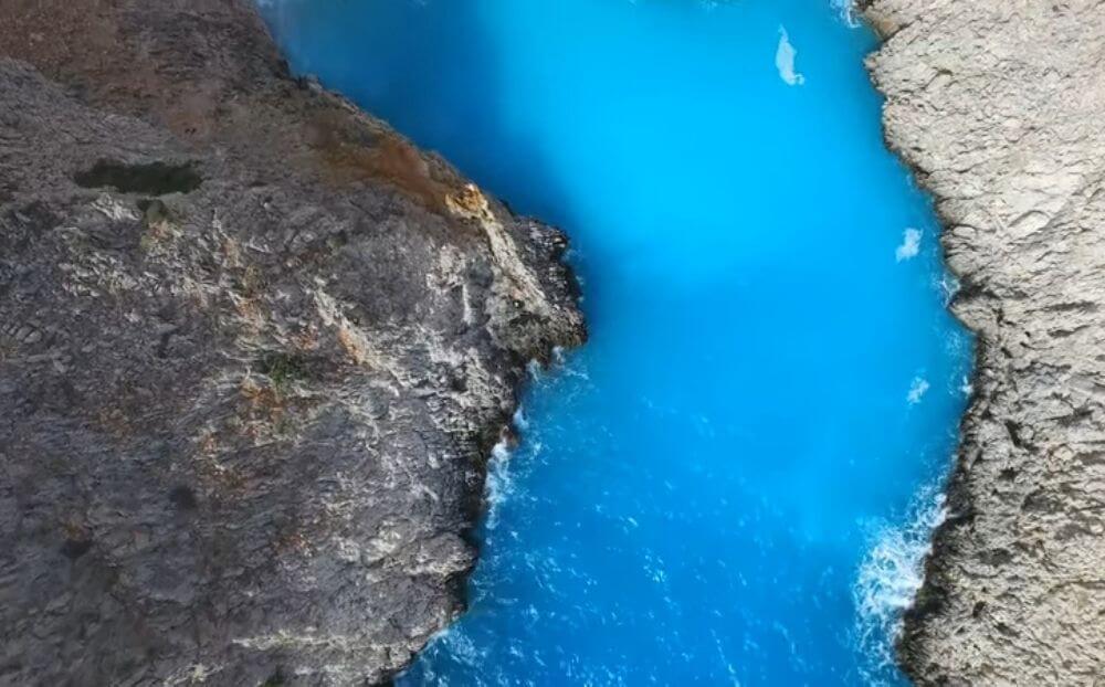 Ταξίδι Σεπτεμβρίου με drone πάνω από τα καταγάλανα νερά της λεβεντογέννας Κρήτης! [Βίντεο]