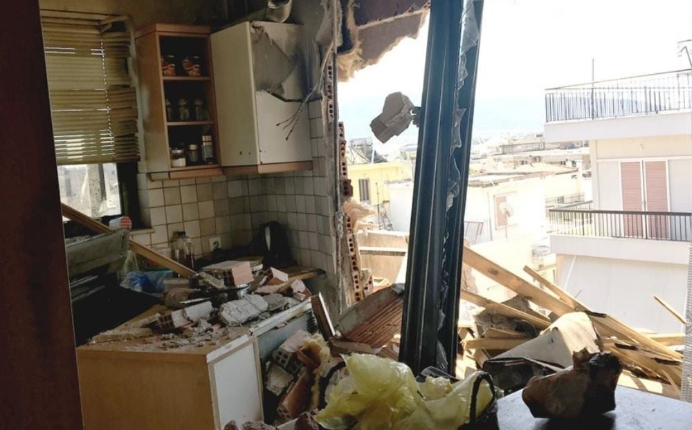 Κακοκαιρία: Εικόνα ΣΟΚ από το διαμέρισμα στο οποίο τραυματίστηκε σοβαρά 65χρονη [Βίντεο]