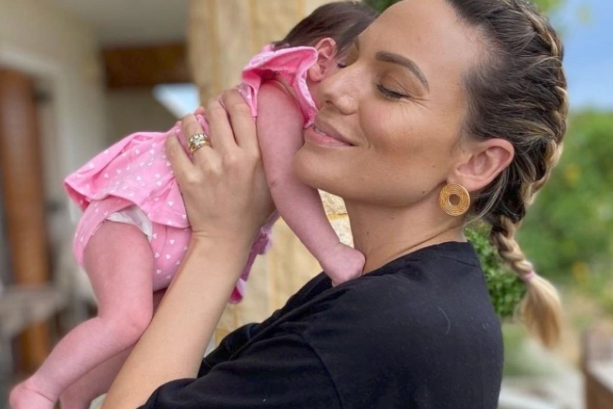 Ιωάννα Μαλέσκου: Ποζάρει για πρώτη φορά αγκαλιά με την κόρη της και ρίχνει το instagram
