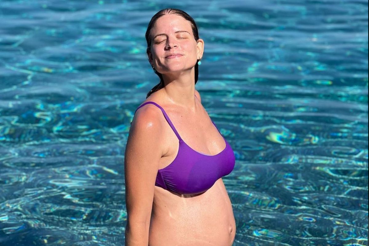 Δανάη Μιχαλάκη: Τα νέα φωτογραφικά καρέ της εγκυμονούσας με φουσκωμένη κοιλίτσα